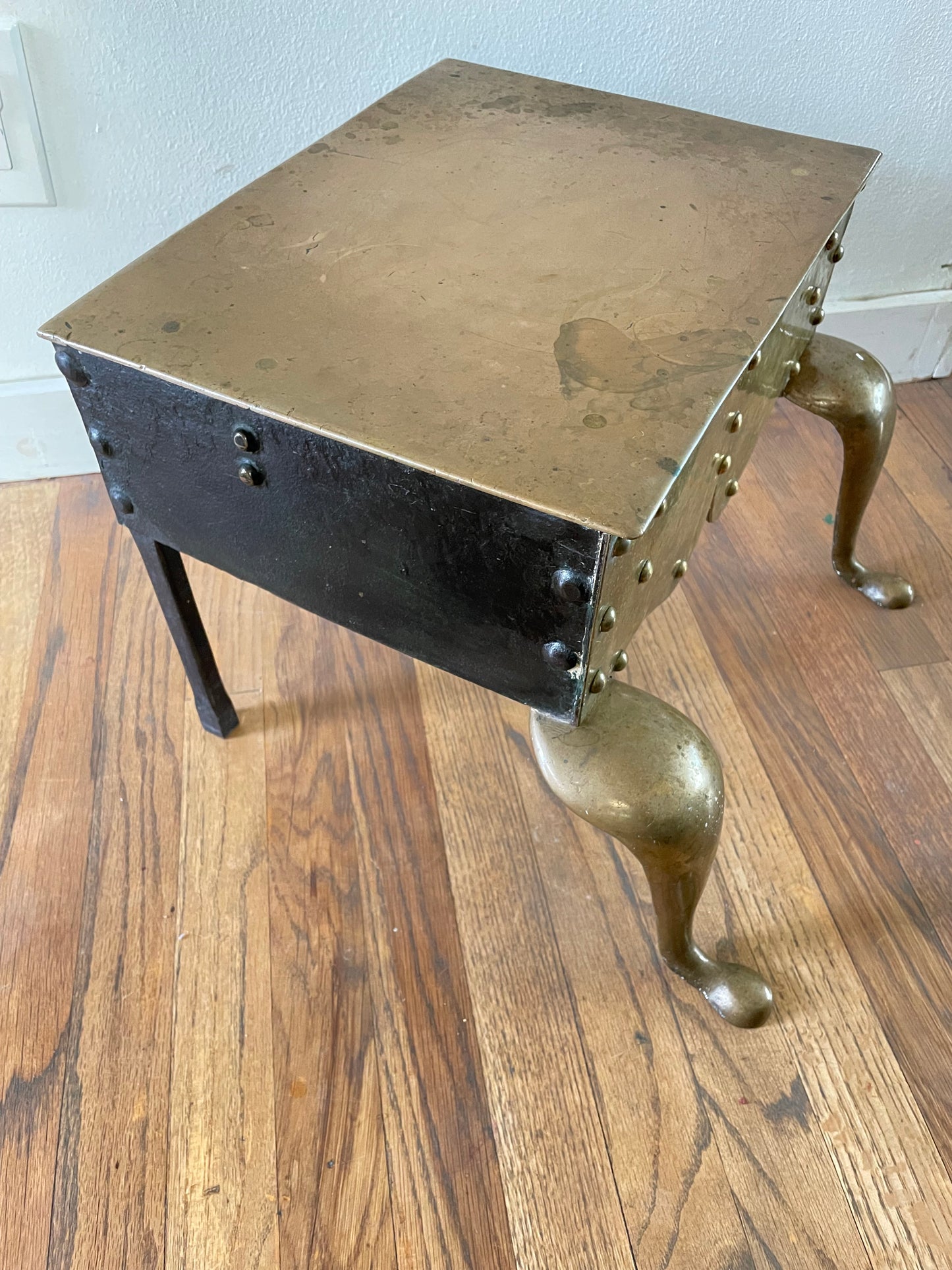 19th Century English Victorian Brass Fireplace Footman
