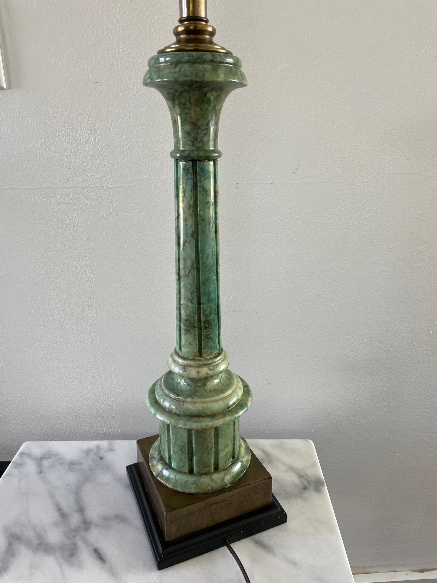1940s Italian Neoclassic Green Alabaster and Brass Column Table Lamp