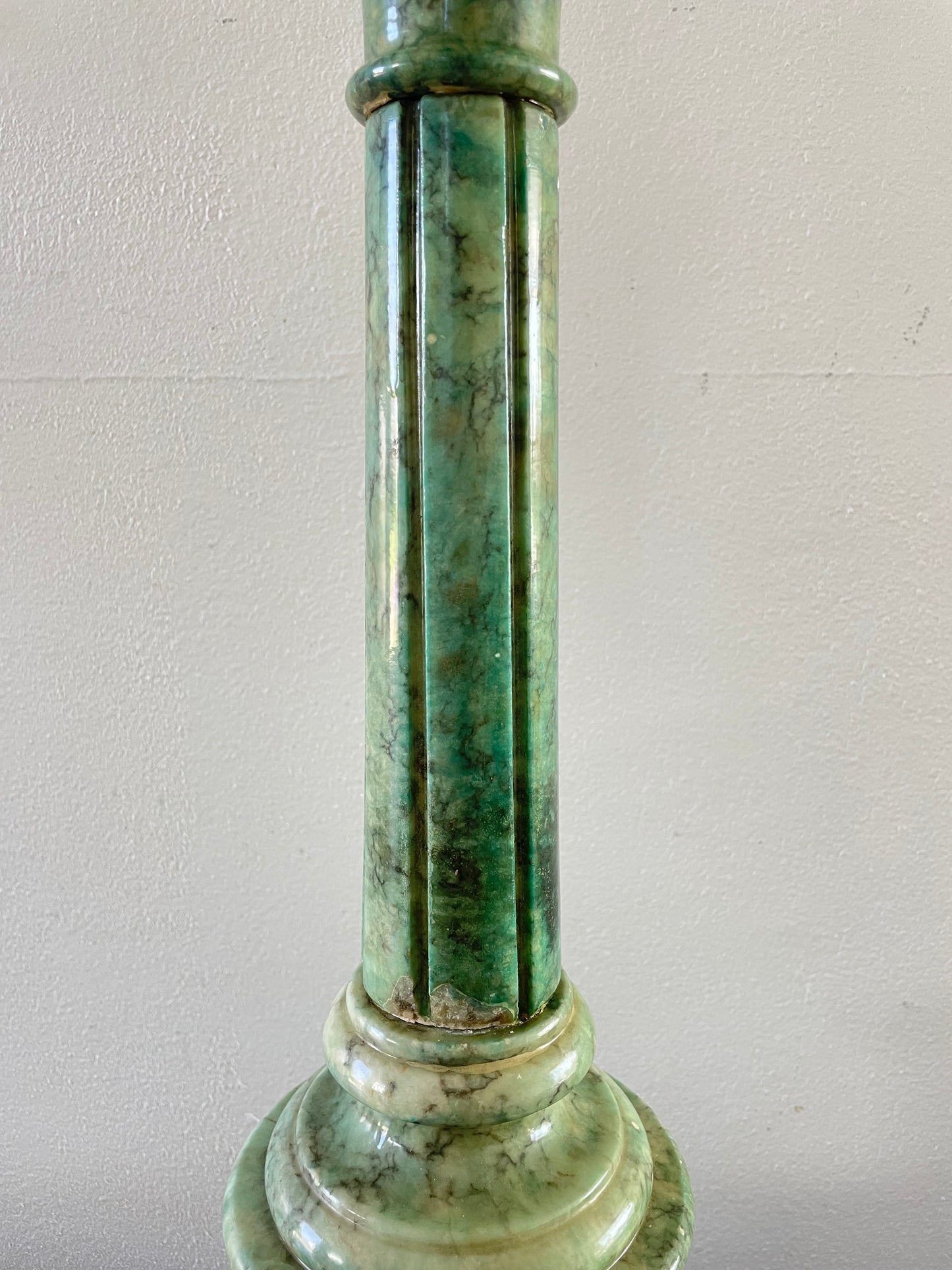 1940s Italian Neoclassic Green Alabaster and Brass Column Table Lamp