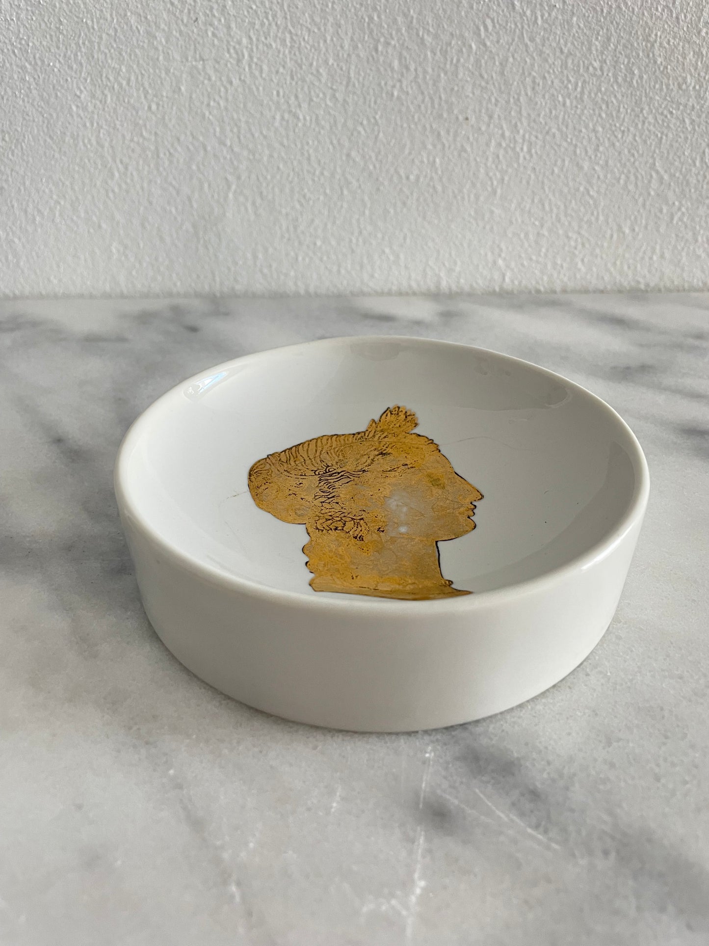 1950s Piero Fornasetti Italian Porcelain Circular Tray 24k Gold Greek Silohuette