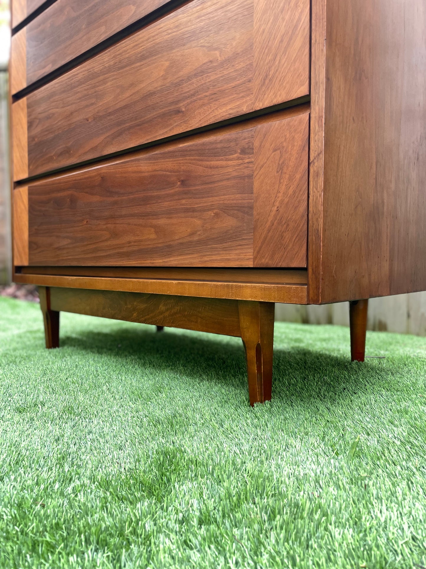 Mid 20th Century Mid-Century Modern Walnut Highboy 4-Drawer Dresser