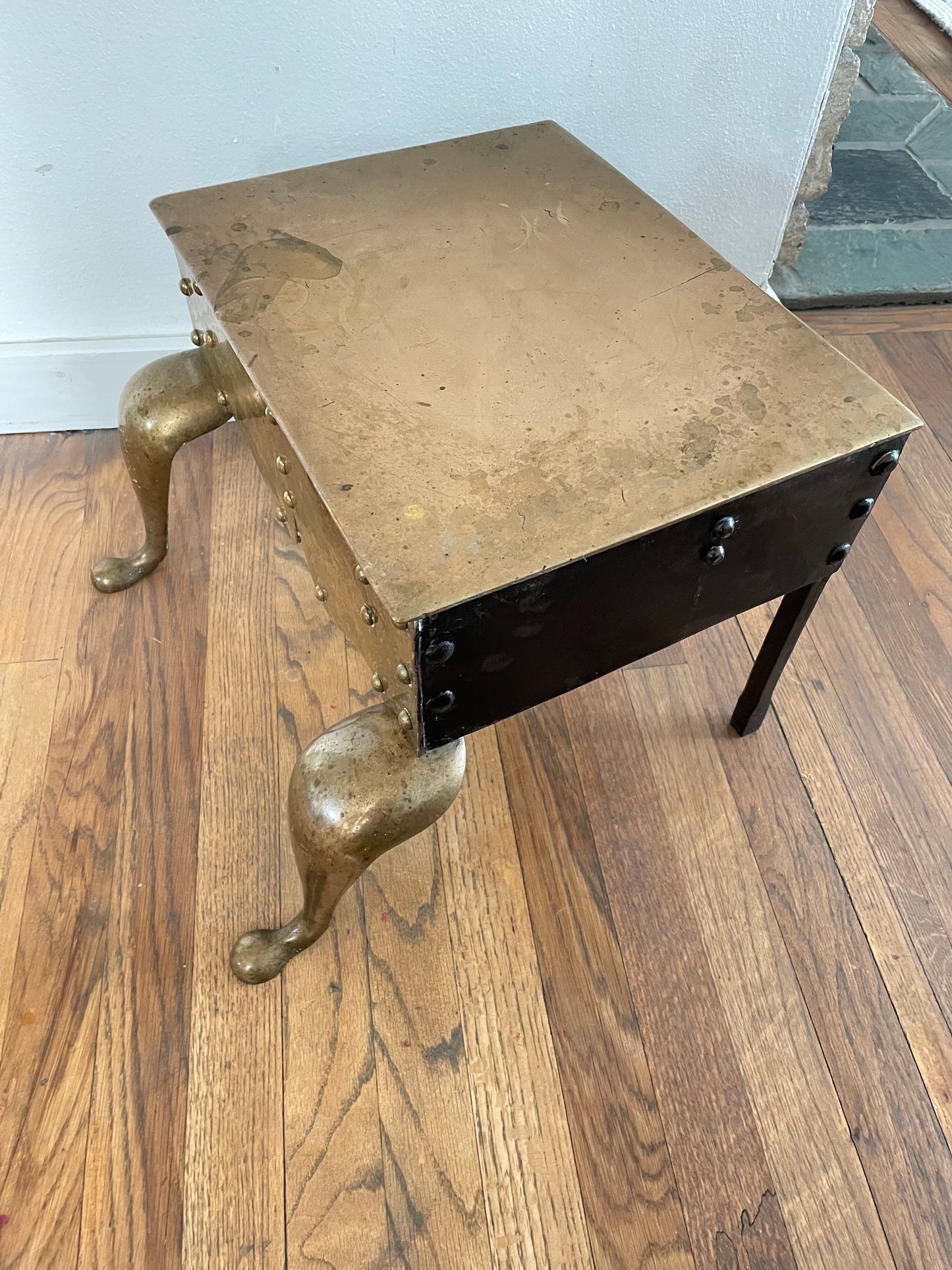 19th Century English Victorian Brass Fireplace Footman