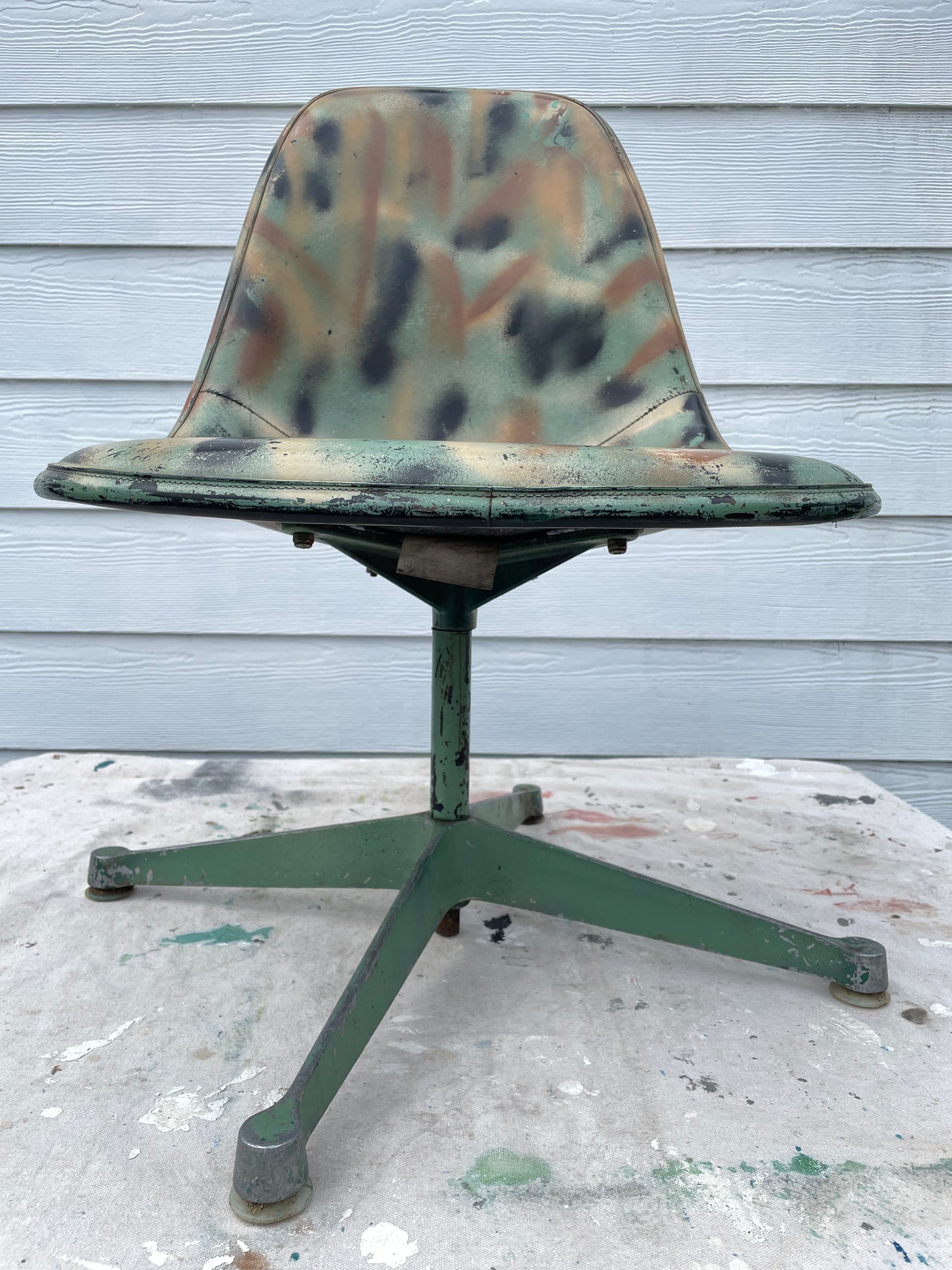Herman Miller Eames Side Chair Low Swivel Base Camo