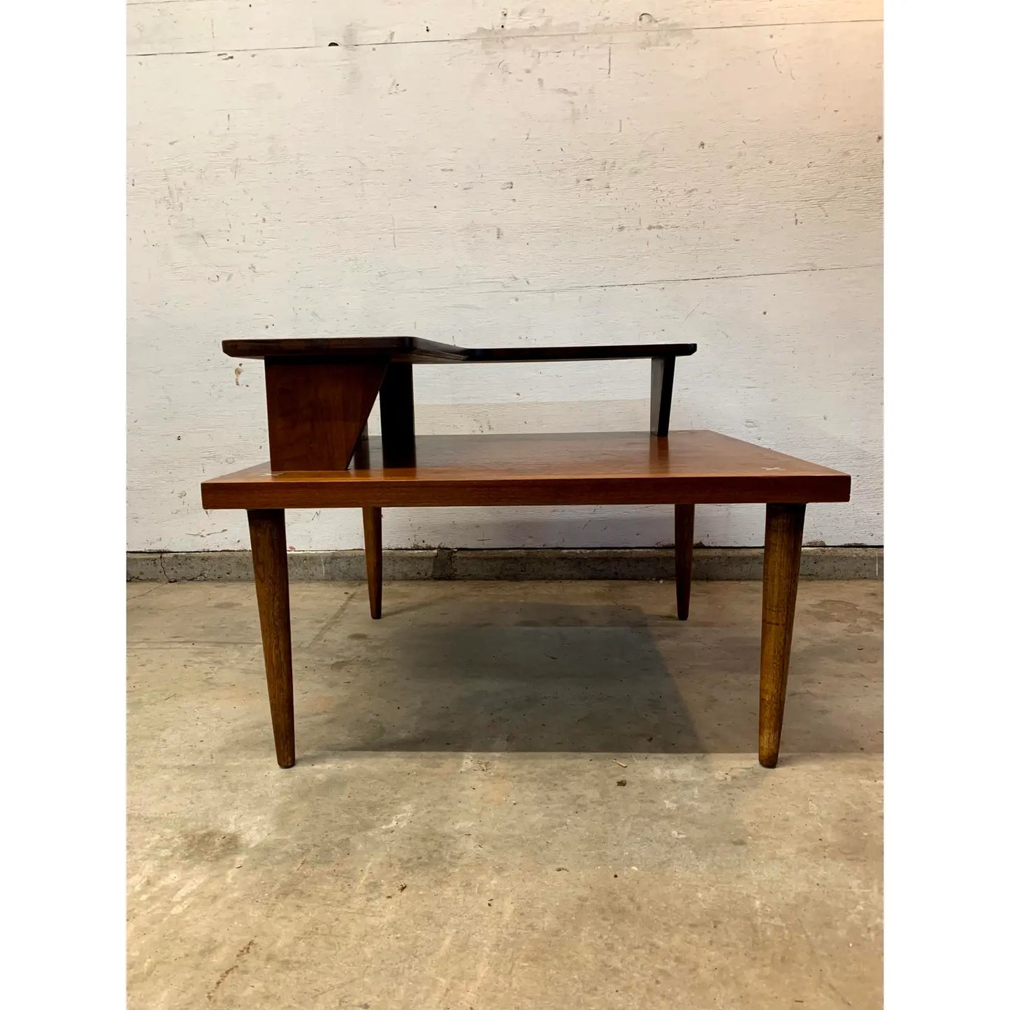 1950s Merton Gershun for American of Martinsville Mid-Century Modern Two Tier Corner Table