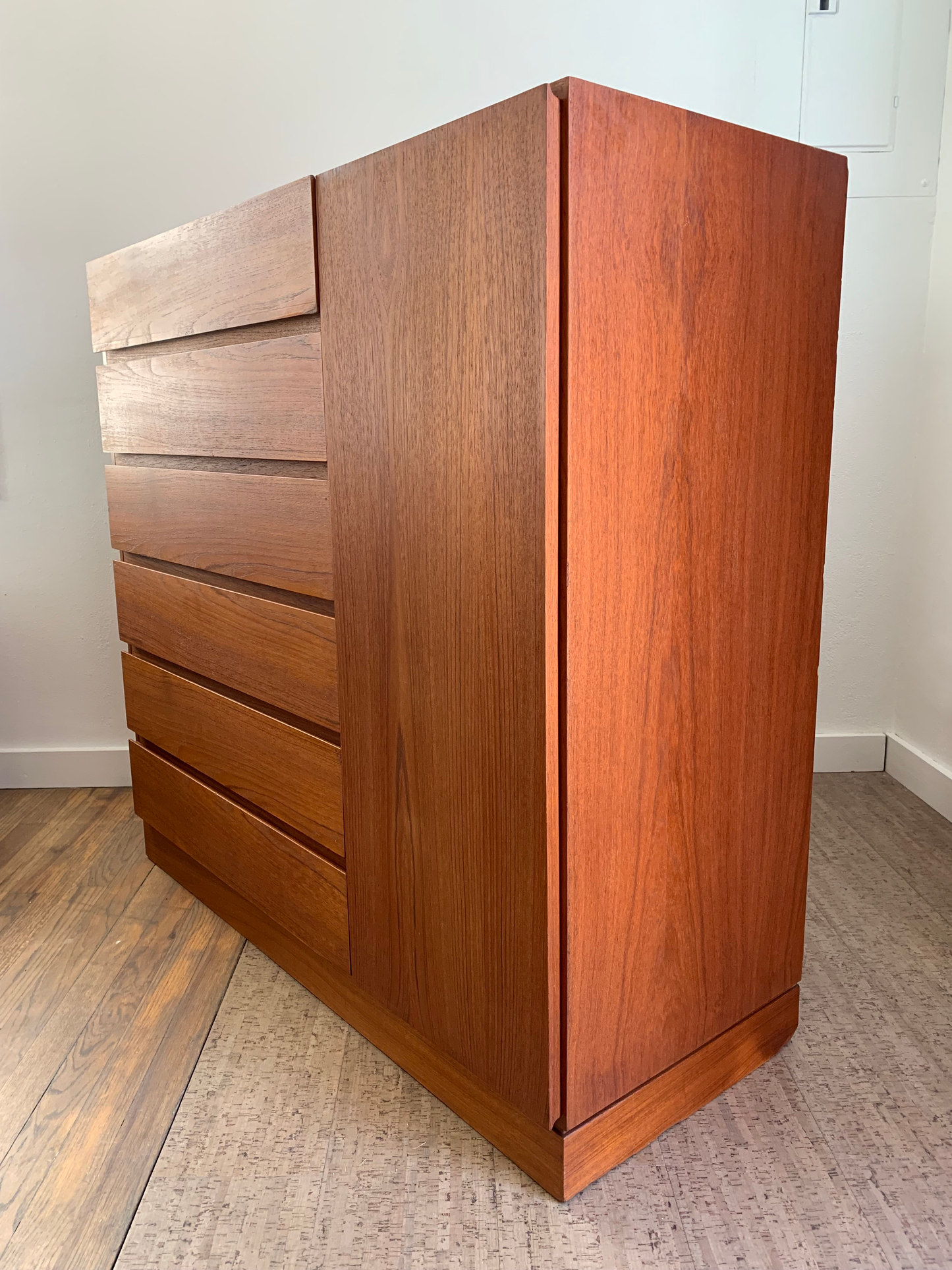 1970s Vinde Mobler Arne Wahl Iversen Mid Century Danish Modern Teak Gentleman's Chest