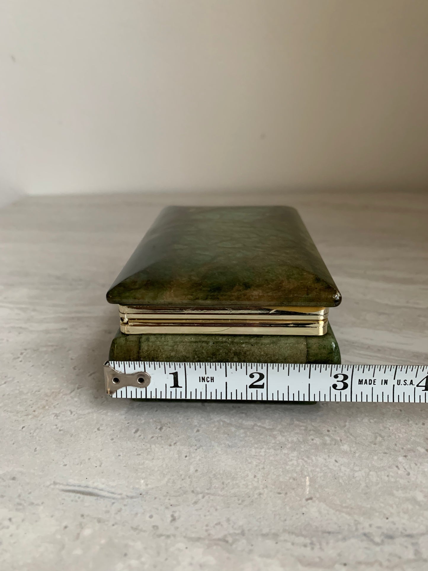 1970s Hand-Carved Italian Alabaster Box With Brass Accents