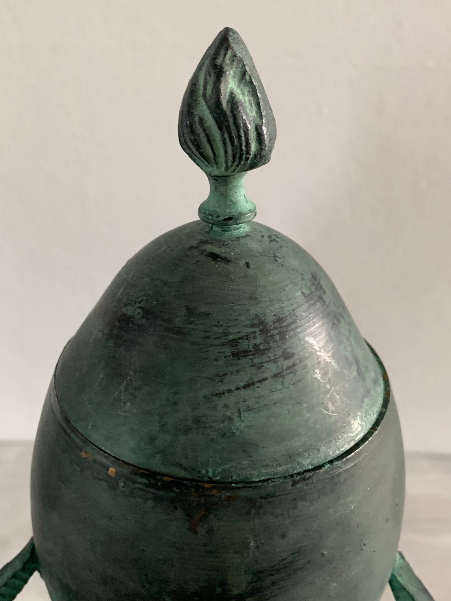 Mid 20th Century Vintage Brass Ram Lidded Egg Urn Footed Stand With Patina