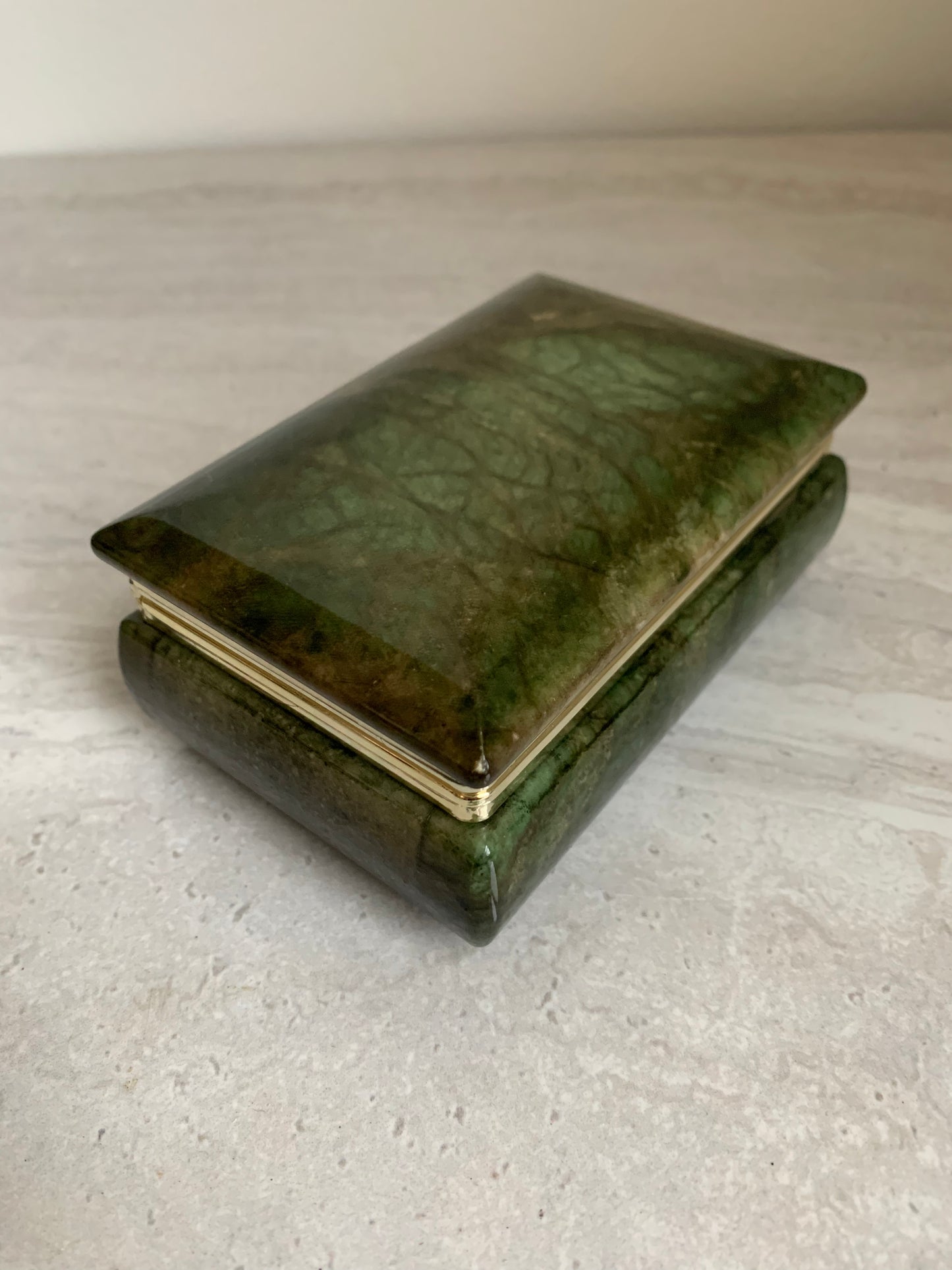 1970s Hand-Carved Italian Alabaster Box With Brass Accents