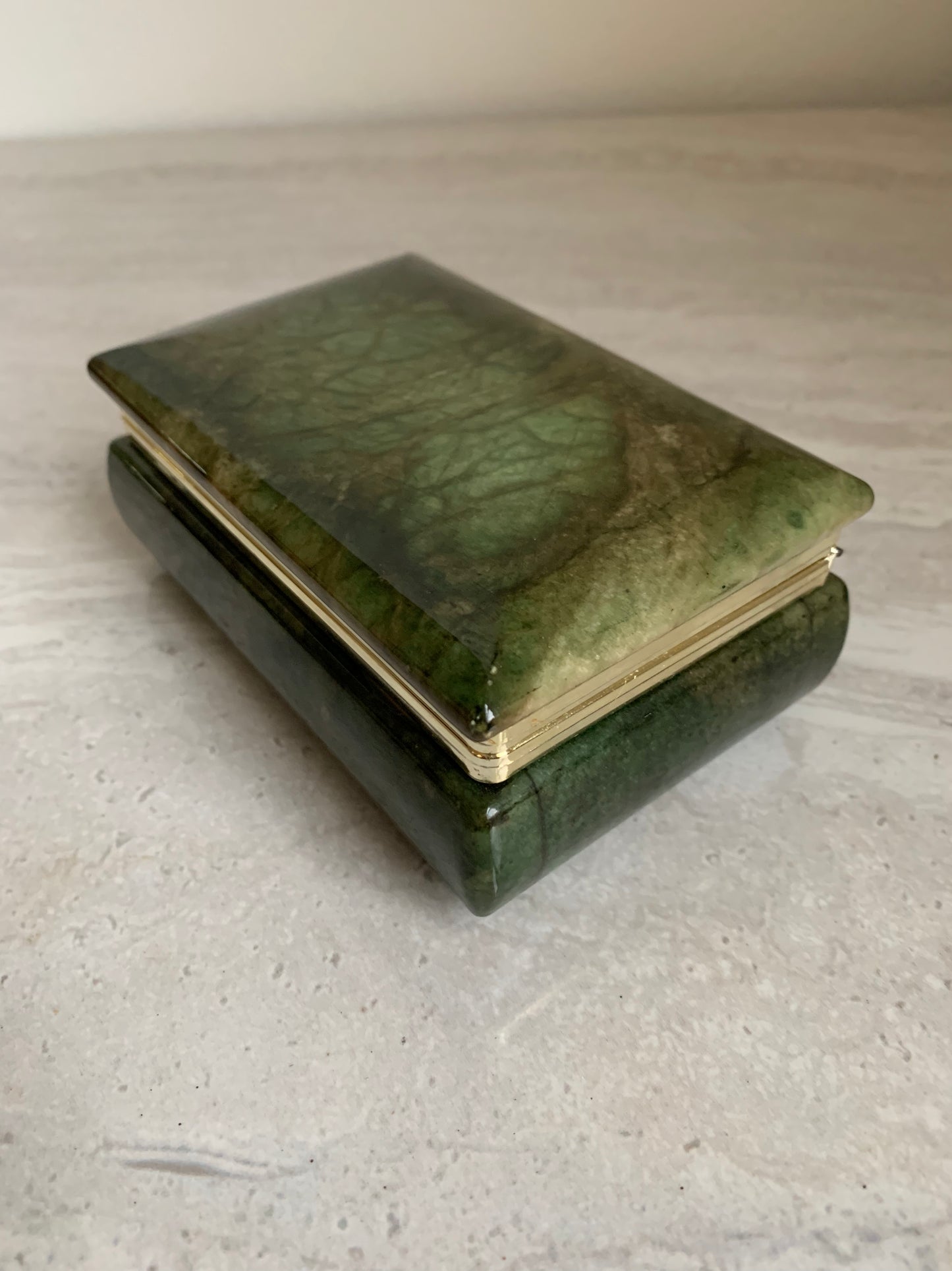 1970s Hand-Carved Italian Alabaster Box With Brass Accents