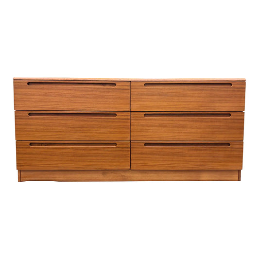 Late 20th Century Danish Modern Teak 6-Drawer Dresser Jesper
