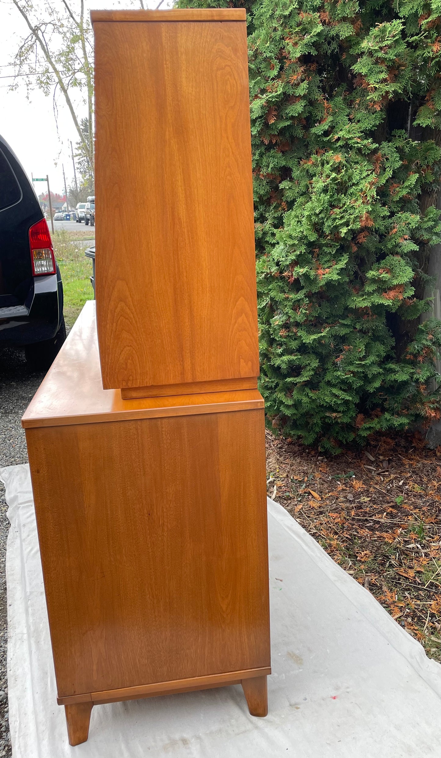 Mid-Century Modern Maple Wood Hutch in Honey With Sliding Glass Display