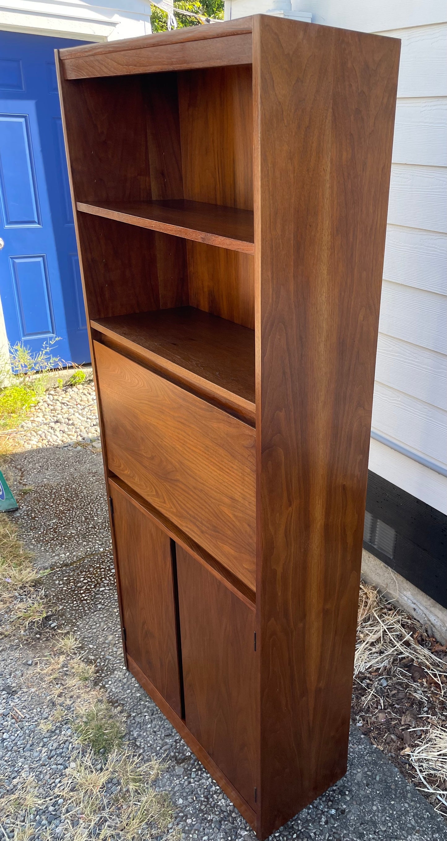Mid 20th Century Mid-Century Modern Walnut Bar Cabinet Desk