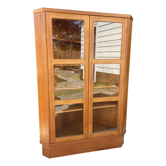 Arne Wahl Iversen for Vinde Mobelfabrik Danish Modern Teak Corner Display Cabinet Bar