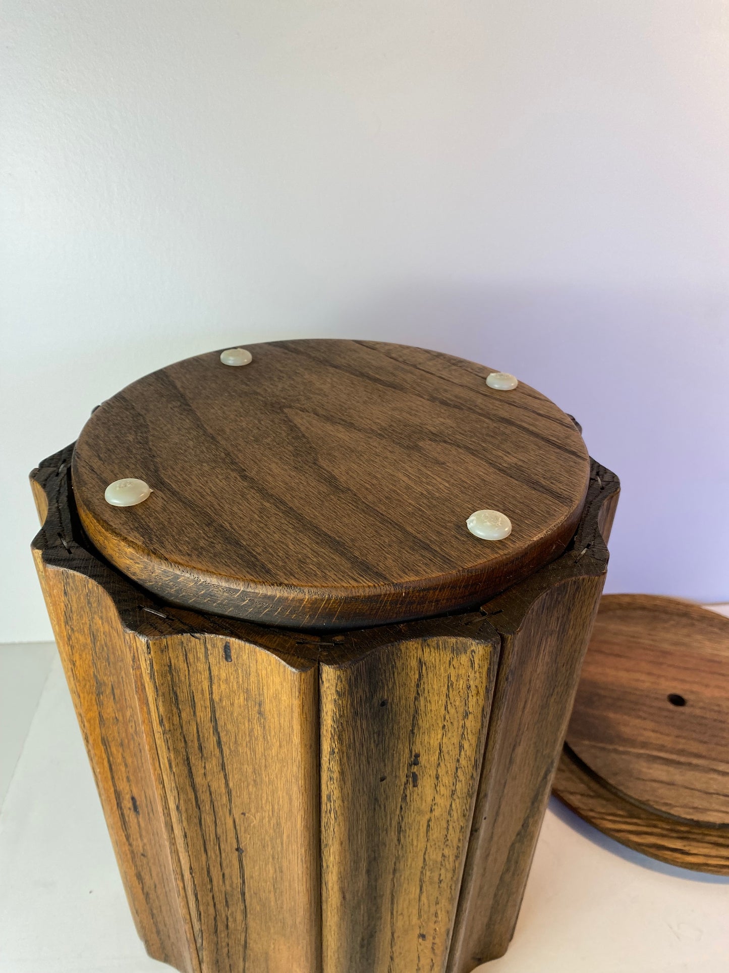 1970s Mid-Century Modern Oak Ice Bucket With Lid — Fluted Slat Barware