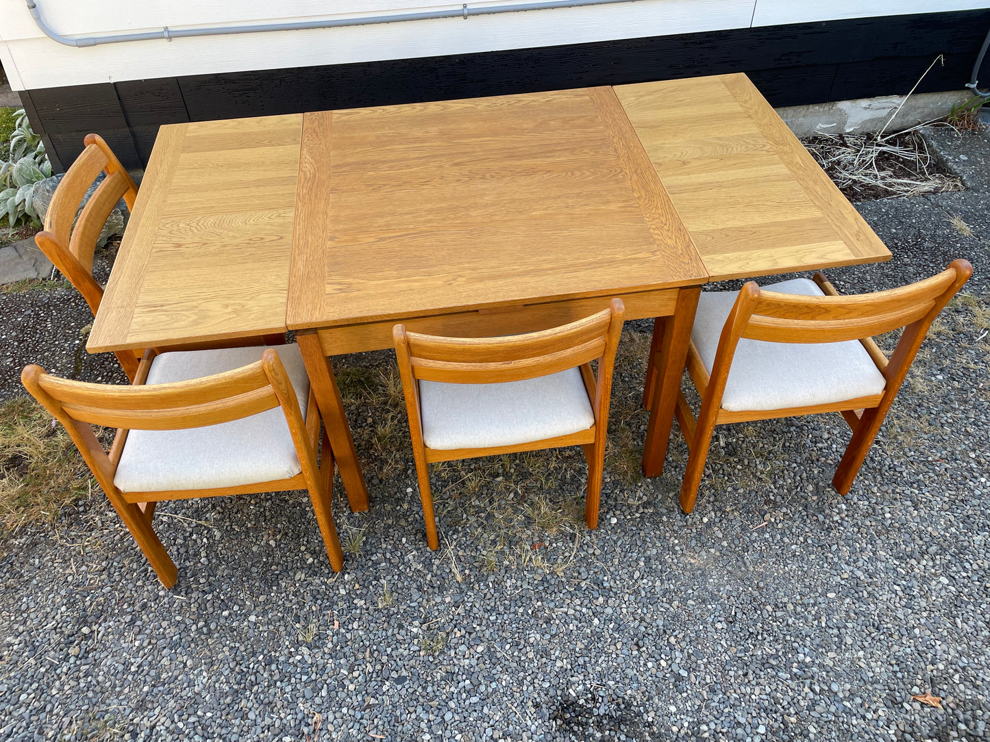 Late 20th Century Mid-Century Danish Modern Light Oak Expandable Dining Set of 5