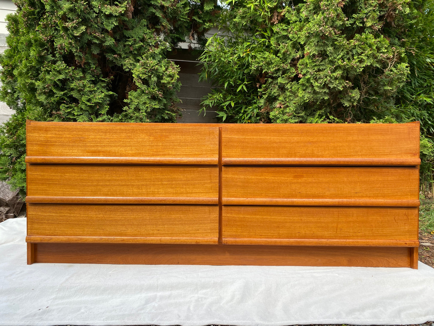 Mid-Century Modern Danish Teak 6-Drawer Dresser / Credenza