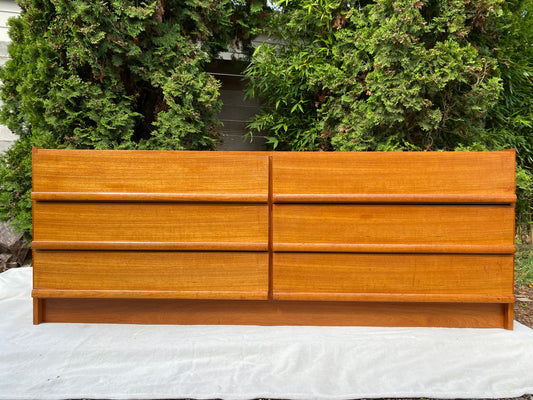 Mid-Century Modern Danish Teak 6-Drawer Dresser / Credenza