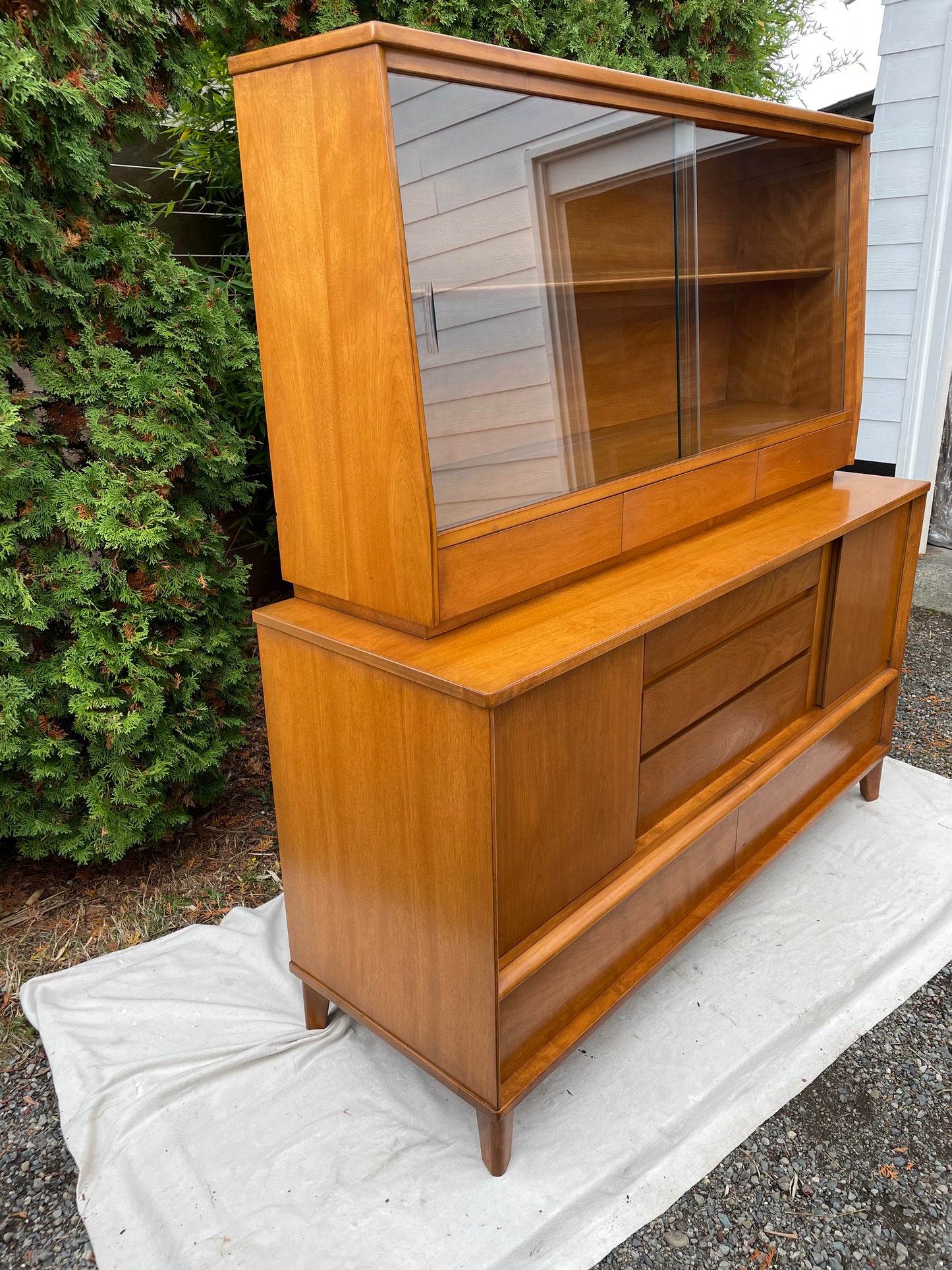 Mid-Century Modern Maple Wood Hutch in Honey With Sliding Glass Display