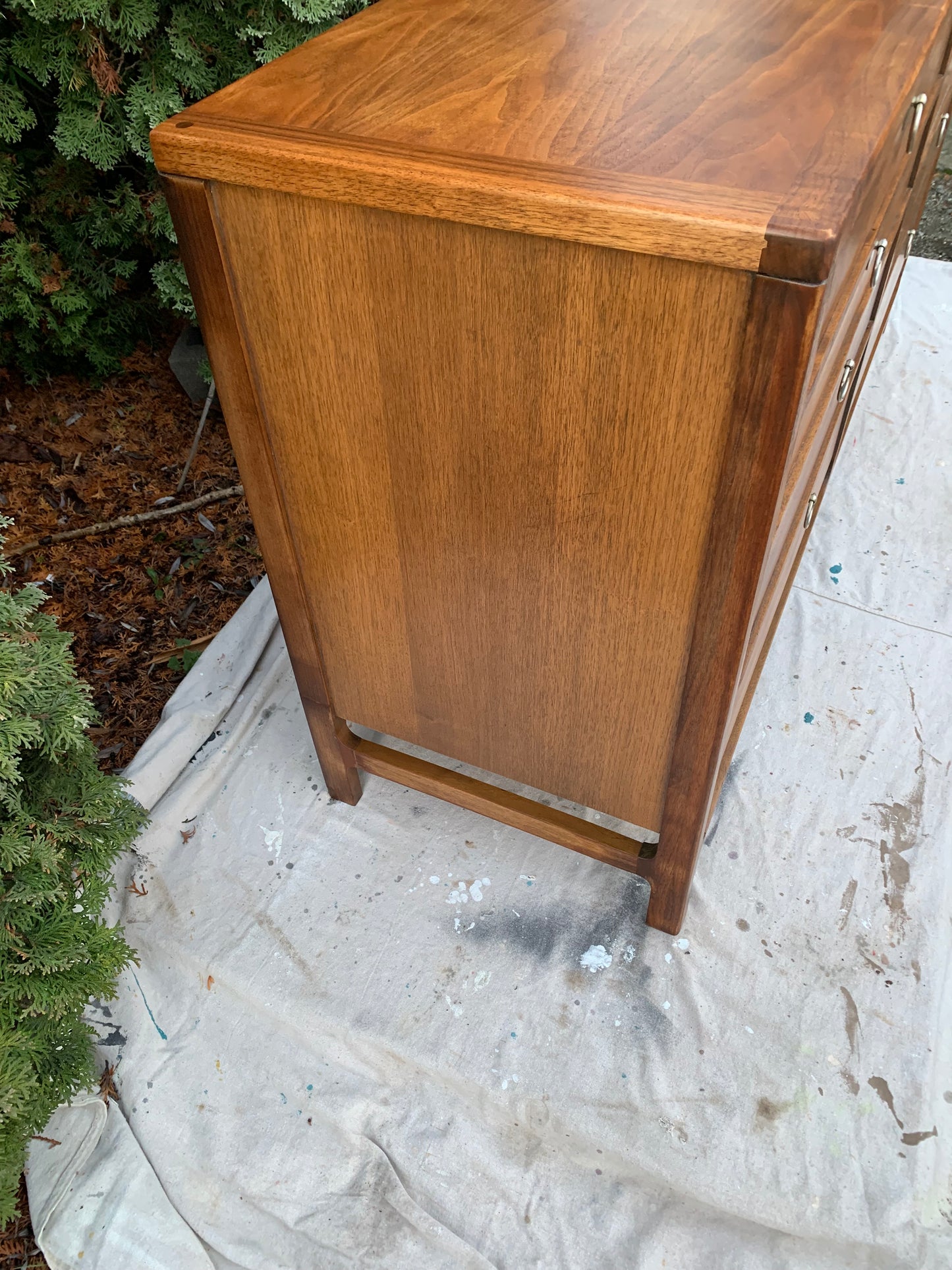 Mid-Century Modern Eight-Drawer Dresser With Mirror by Drexel