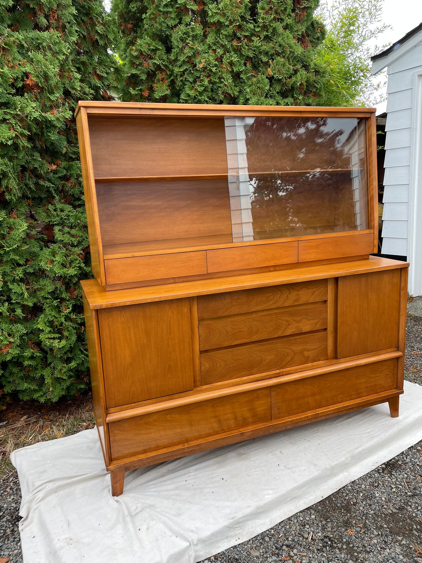 Mid-Century Modern Maple Wood Hutch in Honey With Sliding Glass Display