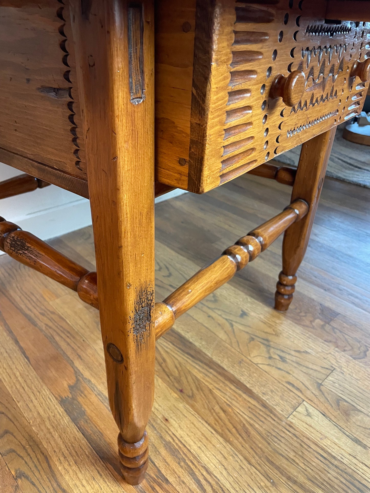 Late 20th Century Hand-Carved Rustic Folk Art Side Table With Drawer – Solid Wood, 35.5″ Round