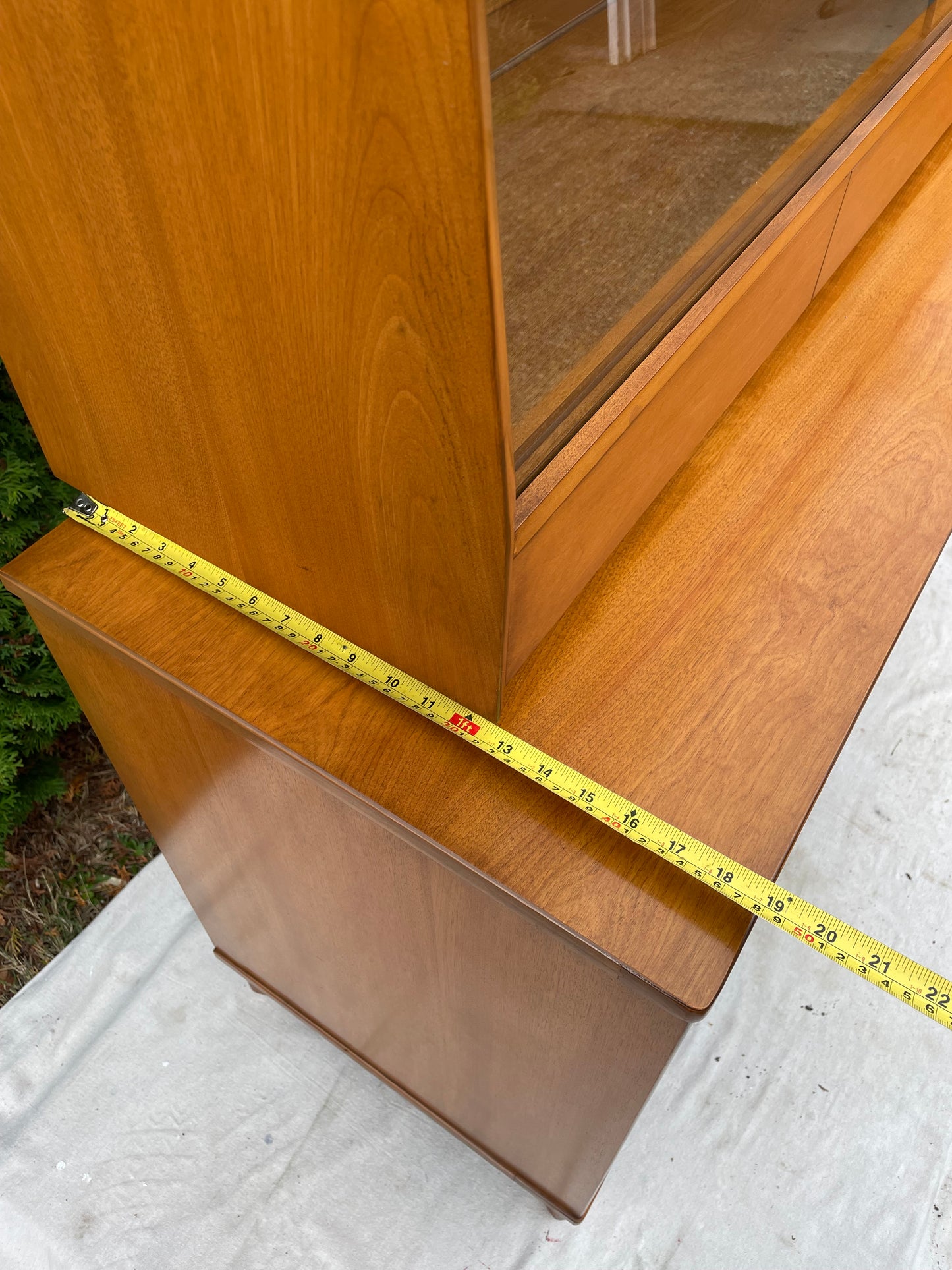 Mid-Century Modern Maple Wood Hutch in Honey With Sliding Glass Display