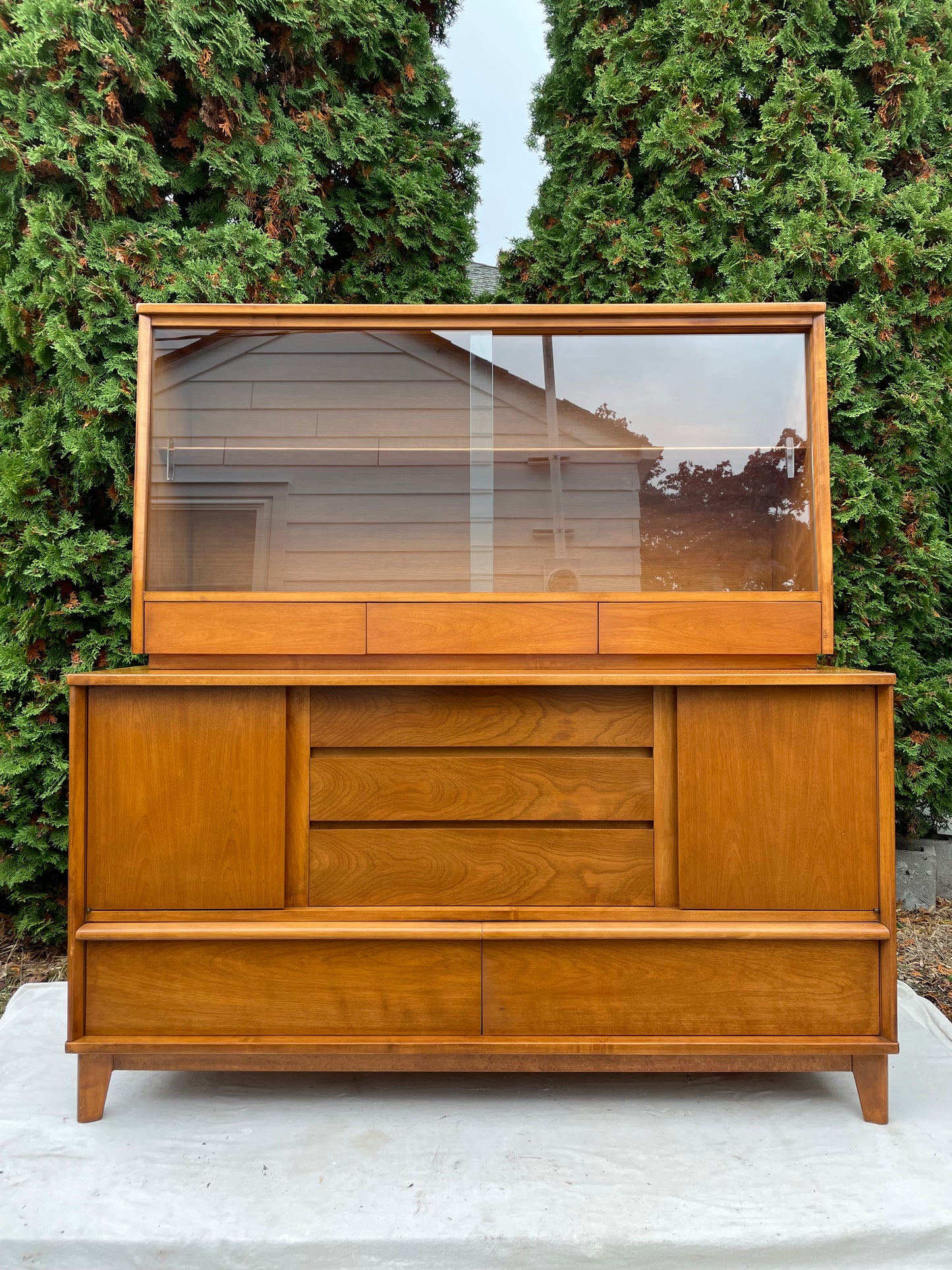 Mid-Century Modern Maple Wood Hutch in Honey With Sliding Glass Display