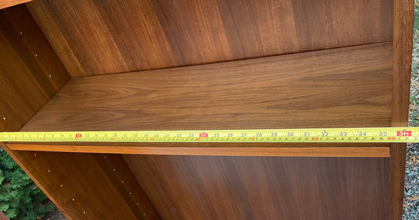 Mid 20th Century European Modern Bookcase With Adjustable Shelves in Walnut