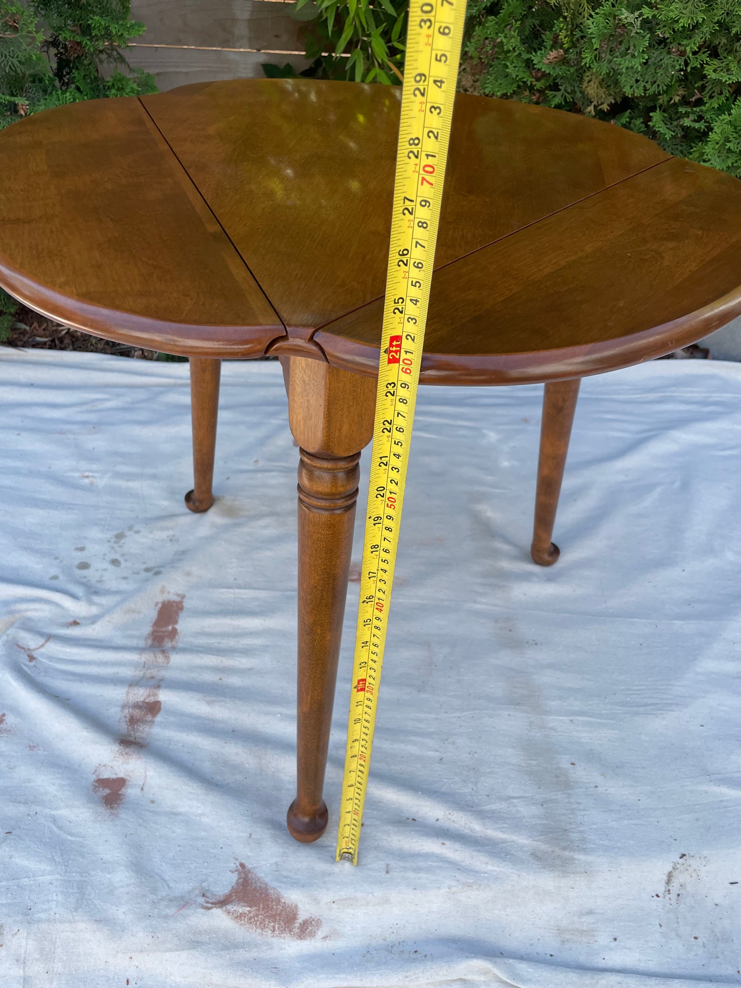 Ethan Allen Heirloom Nutmeg Maple Trefoil Drop Leaf Table, Model #0871