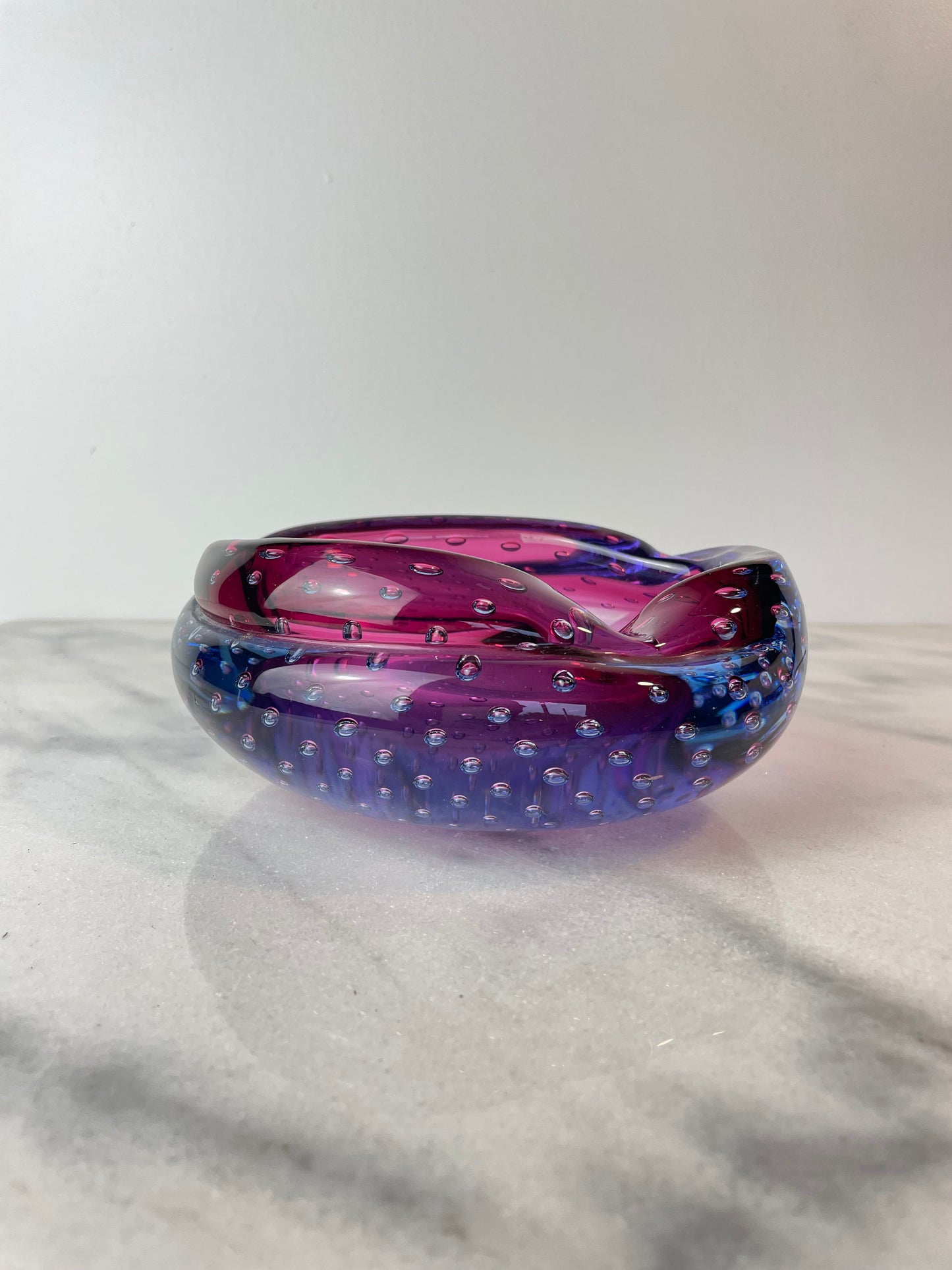 Vintage Murano “Bullicante” Controlled Bubble Art Glass Ashtray Attributed to Seguso, 1950s–1960s