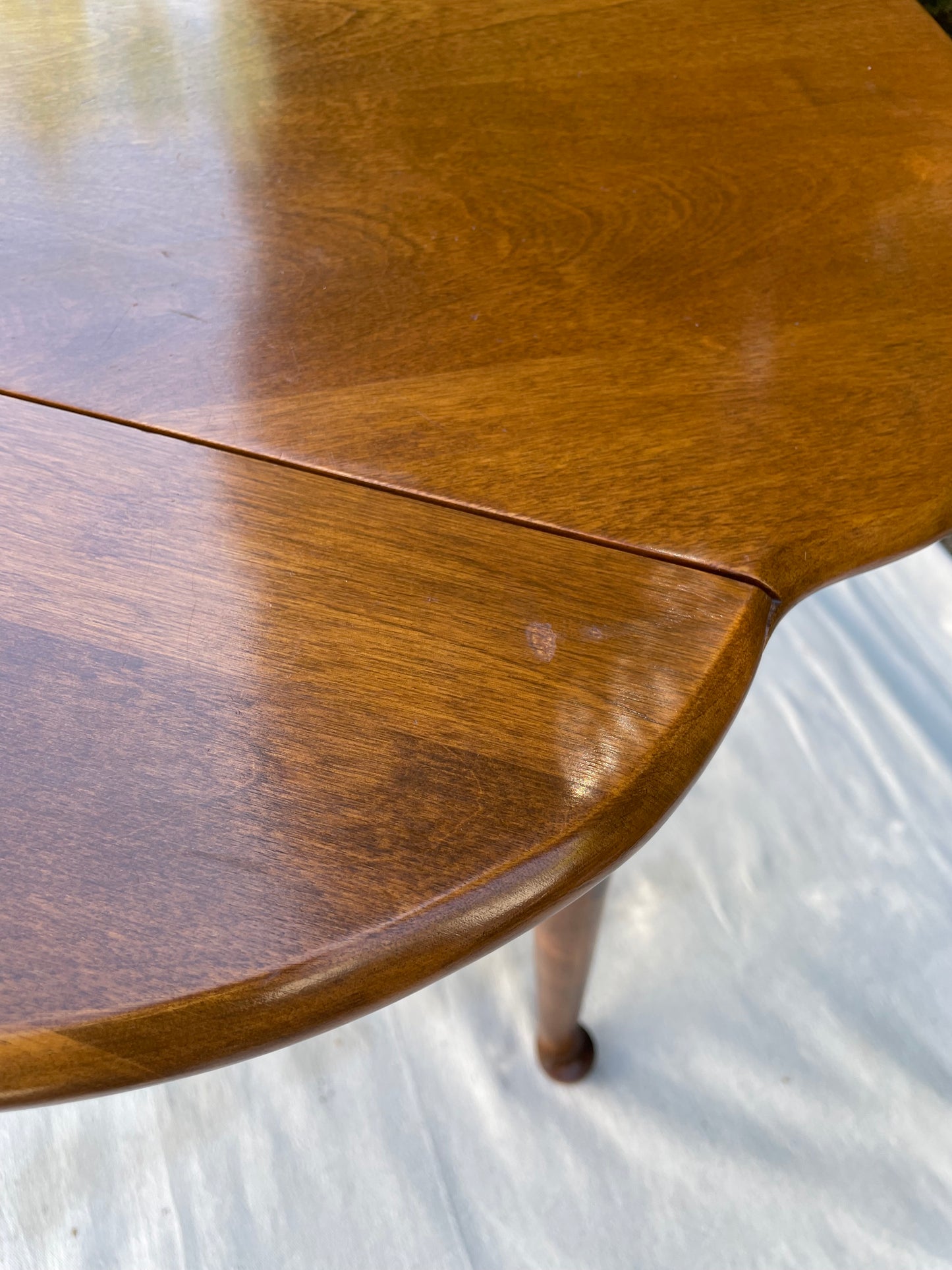 Ethan Allen Heirloom Nutmeg Maple Trefoil Drop Leaf Table, Model #0871