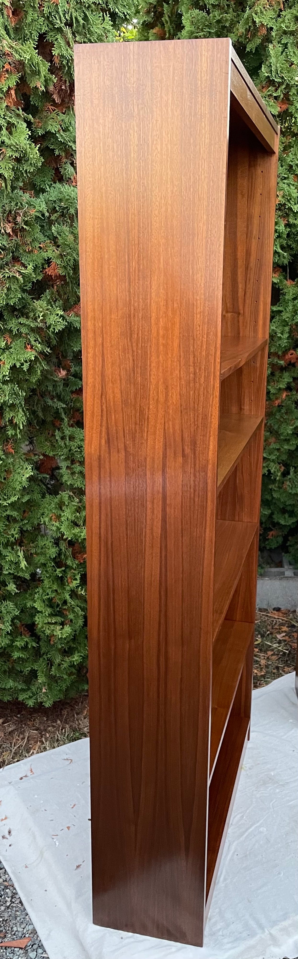 Mid 20th Century European Modern Bookcase With Adjustable Shelves in Walnut