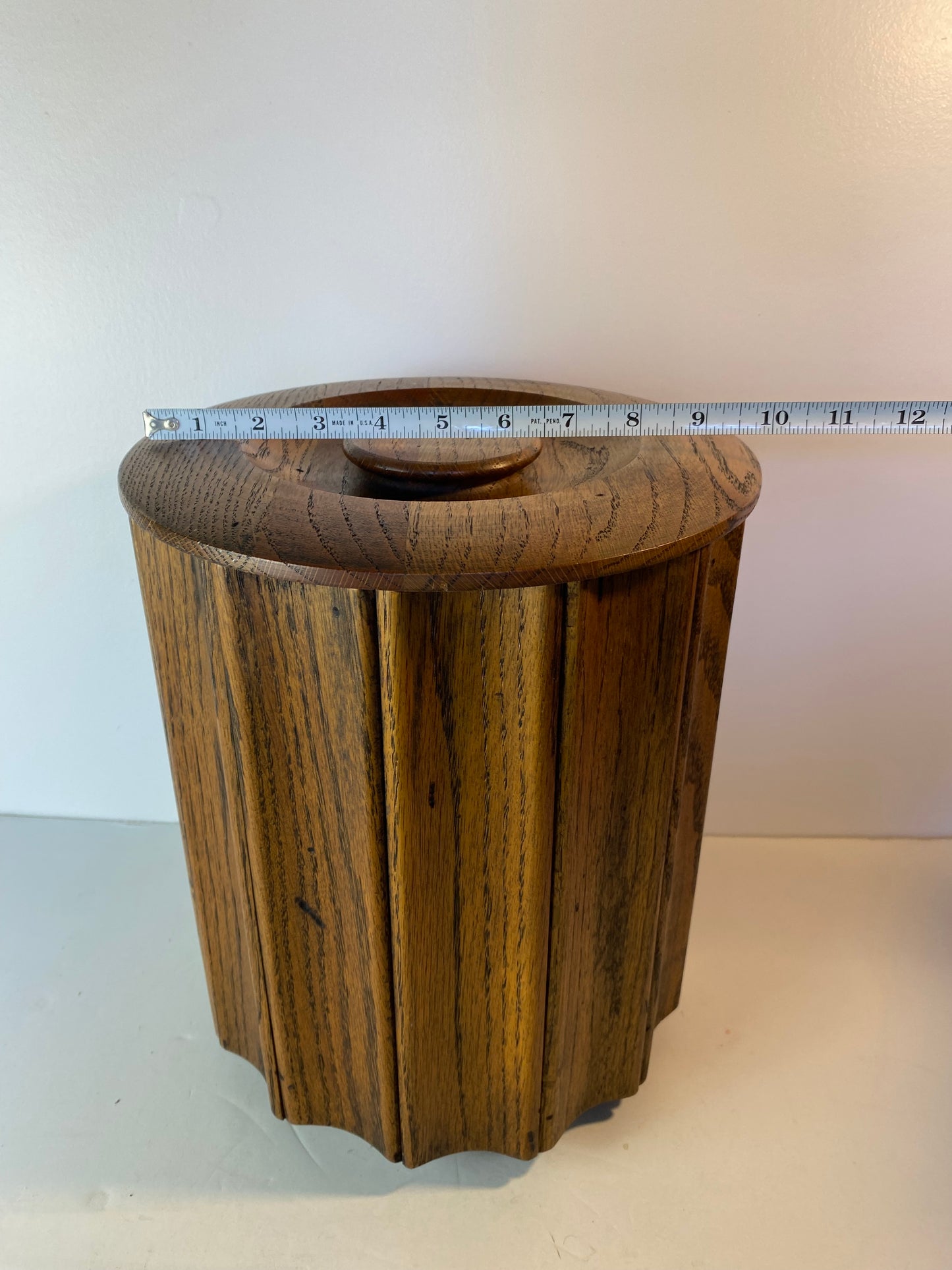 1970s Mid-Century Modern Oak Ice Bucket With Lid — Fluted Slat Barware