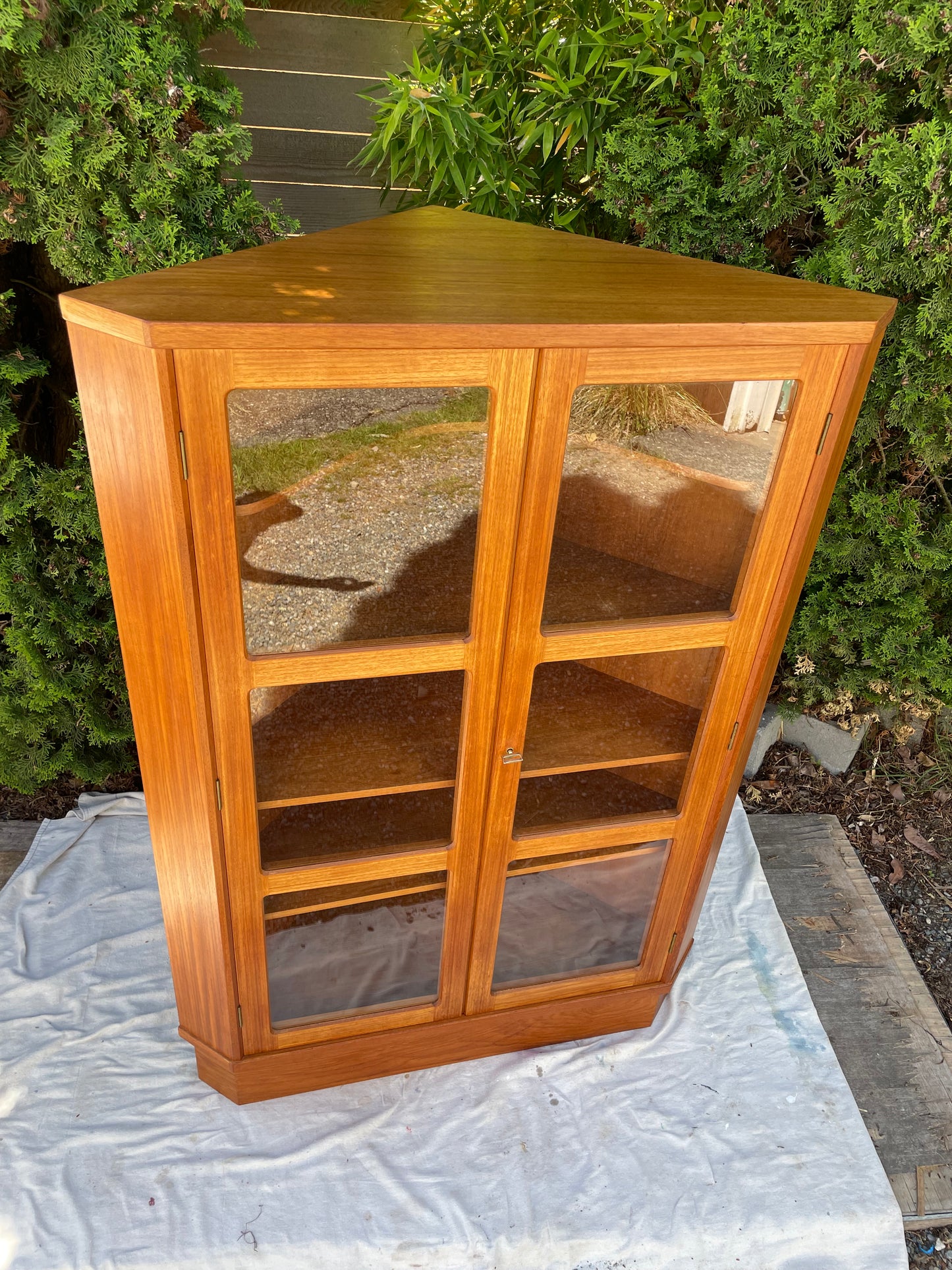 Arne Wahl Iversen for Vinde Mobelfabrik Danish Modern Teak Corner Display Cabinet Bar