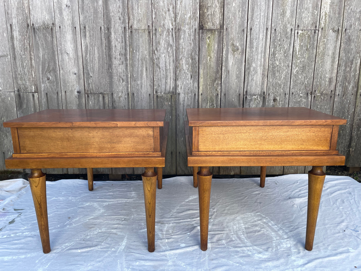 Pair of Mid-20th Century Modern American of Martinsville Side Tables