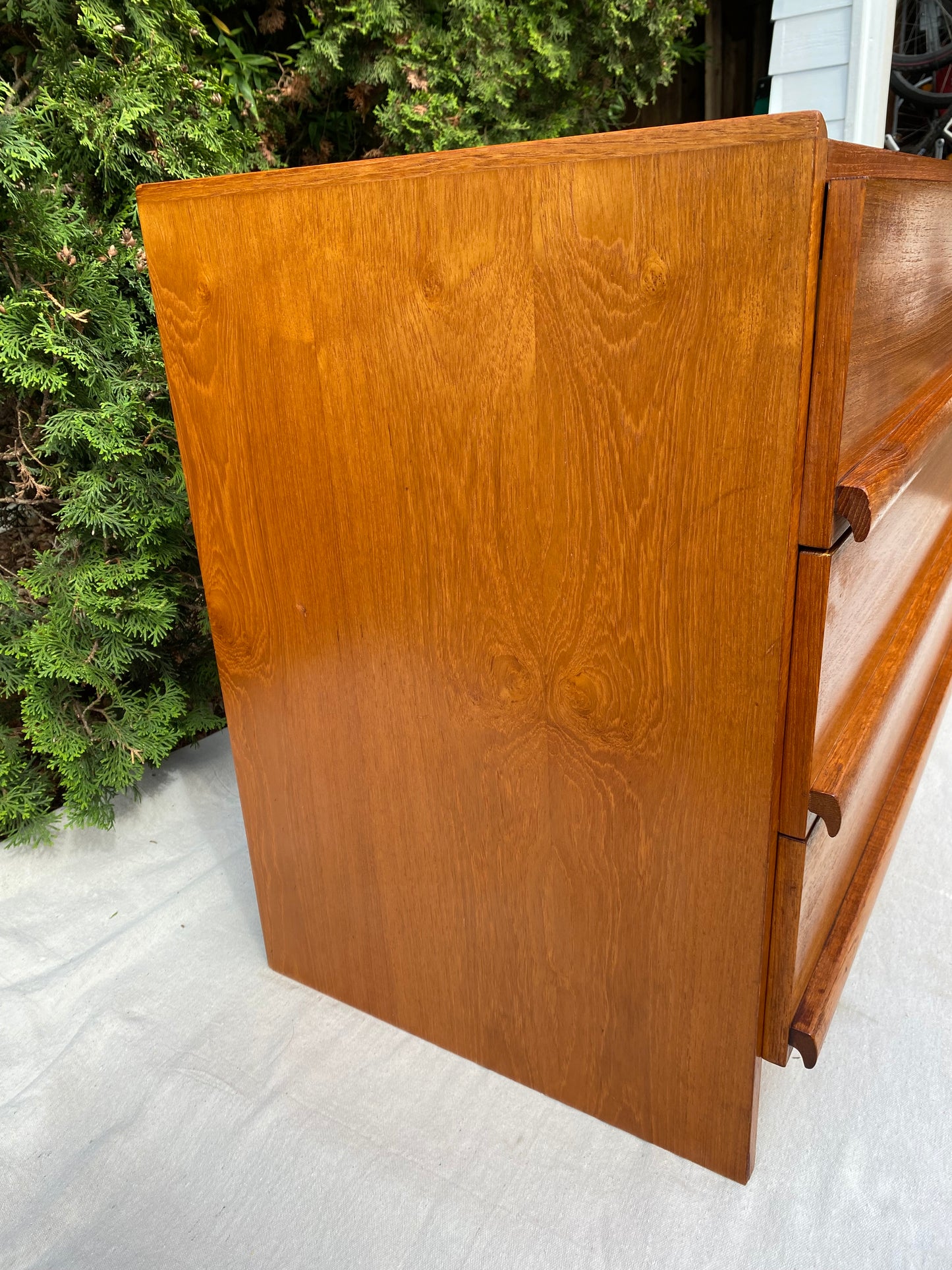 Mid-Century Modern Danish Teak 6-Drawer Dresser / Credenza