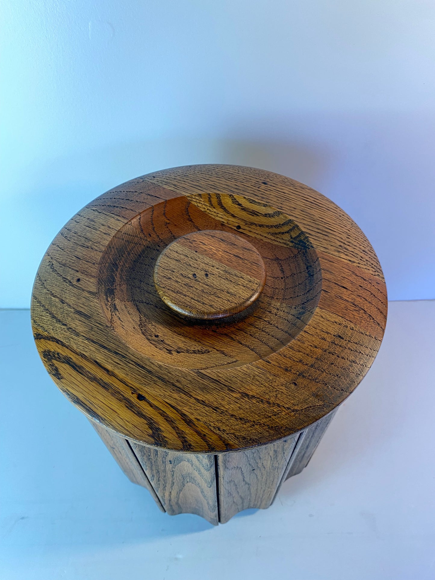 1970s Mid-Century Modern Oak Ice Bucket With Lid — Fluted Slat Barware