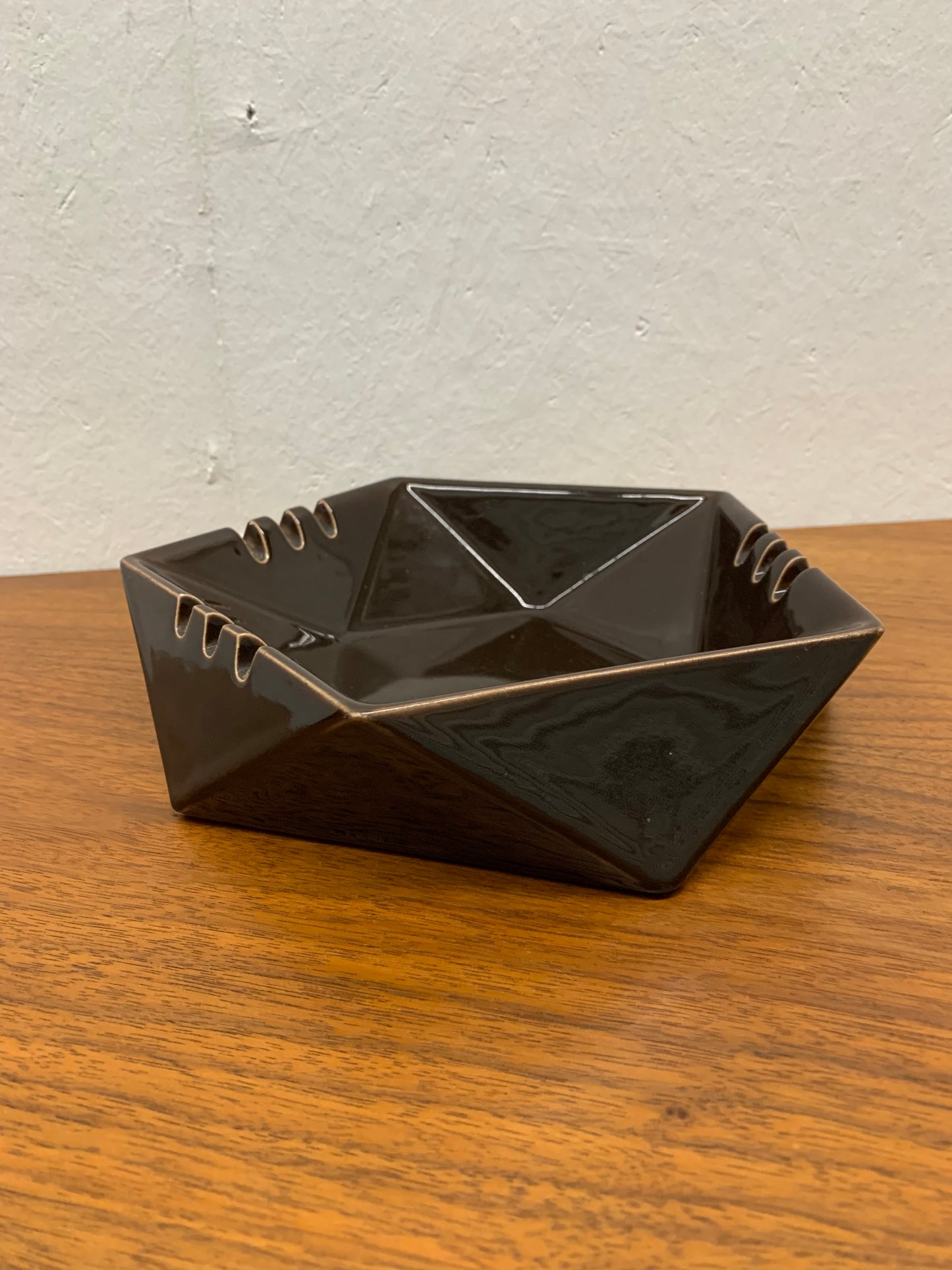 Hyalin Usa Mid-Century Pentagonal Faceted Ashtray