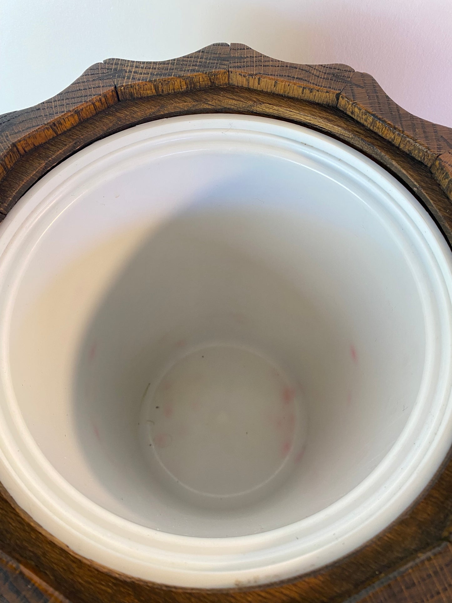 1970s Mid-Century Modern Oak Ice Bucket With Lid — Fluted Slat Barware