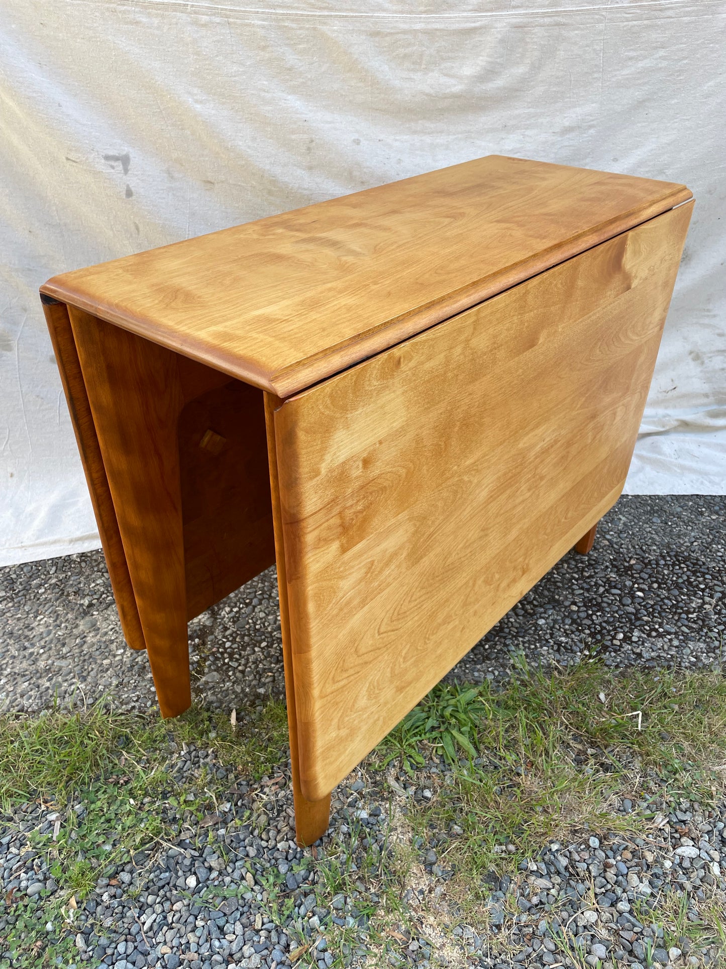 Mid 20th Century Attributed Heywood-Wakefield M166 Drop Leaf Dining Table — Mid-Century Modern Solid Maple, Sculpted Legs