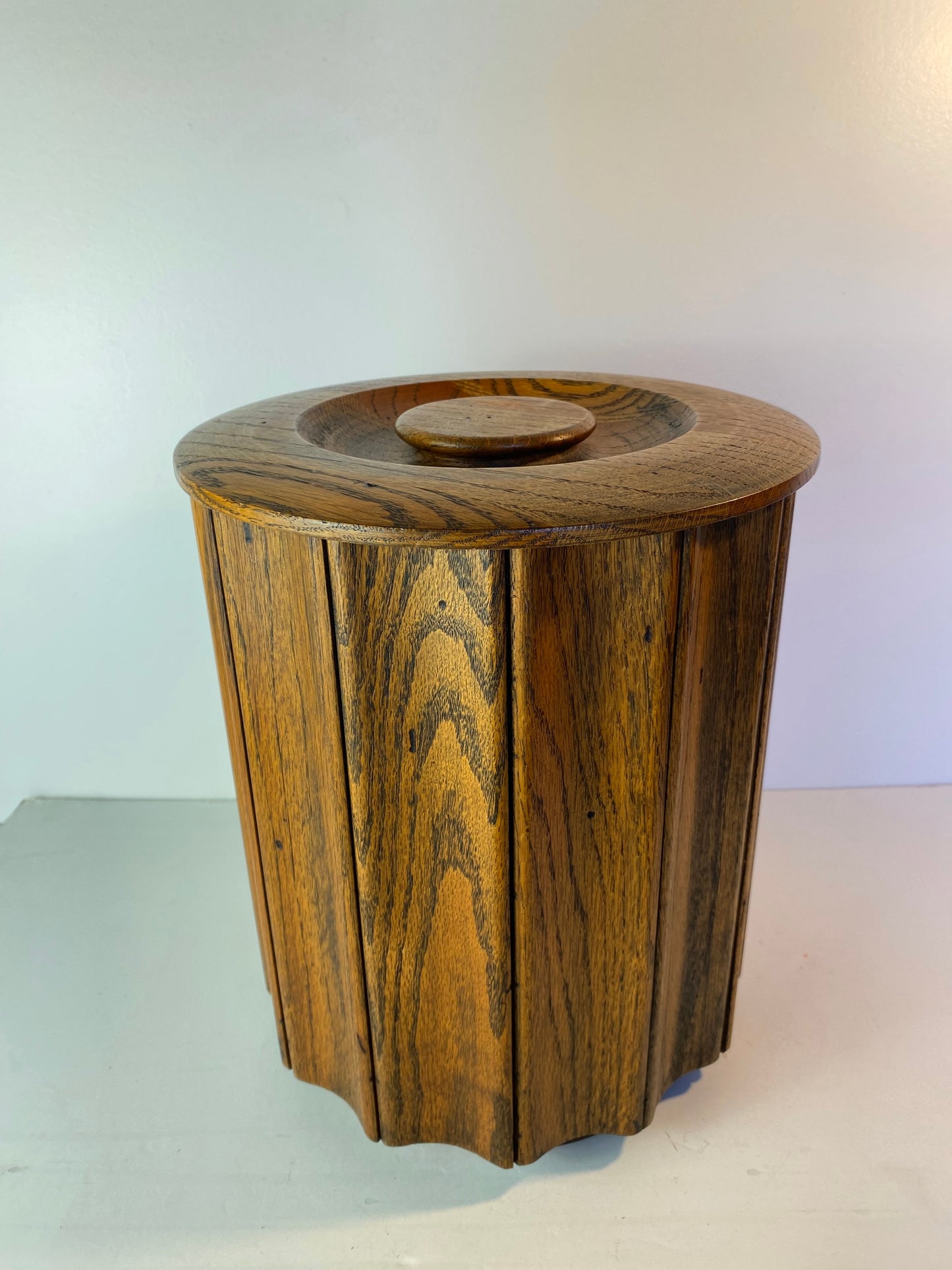 1970s Mid-Century Modern Oak Ice Bucket With Lid — Fluted Slat Barware
