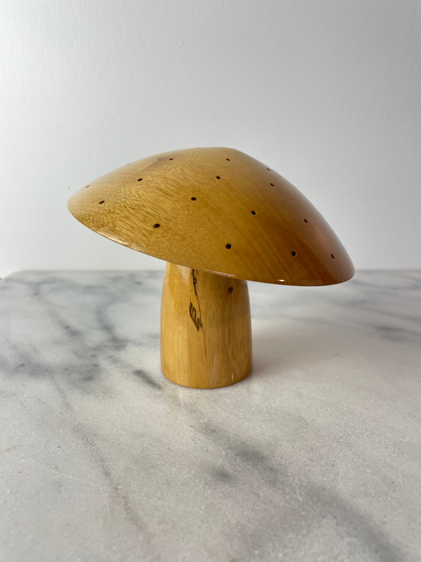 Vintage Oregon Myrtlewood Mushroom Sculpture — Zumwalt’s Myrtlewood, Bandon Or