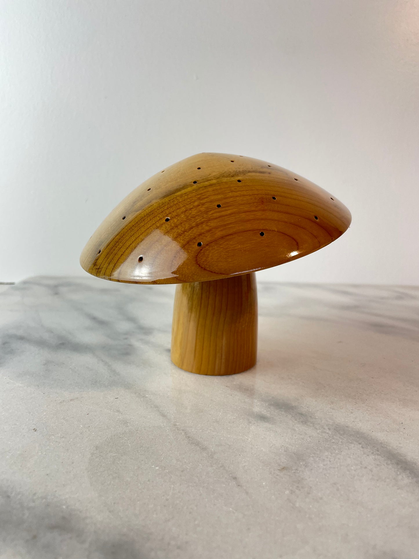 Vintage Oregon Myrtlewood Mushroom Sculpture — Zumwalt’s Myrtlewood, Bandon Or