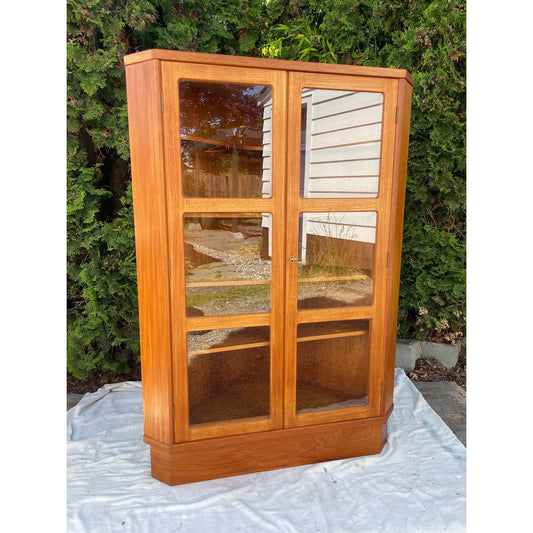Arne Wahl Iversen for Vinde Mobelfabrik Danish Modern Teak Corner Display Cabinet Bar