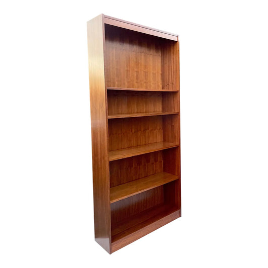 Mid 20th Century European Modern Bookcase With Adjustable Shelves in Walnut