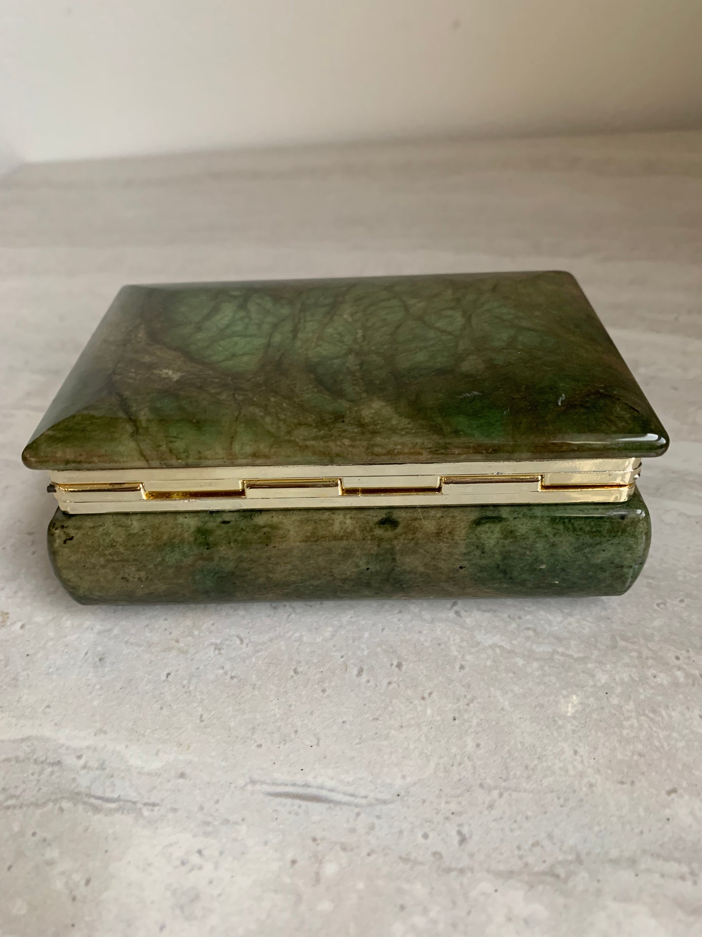 1970s Hand-Carved Italian Alabaster Box With Brass Accents