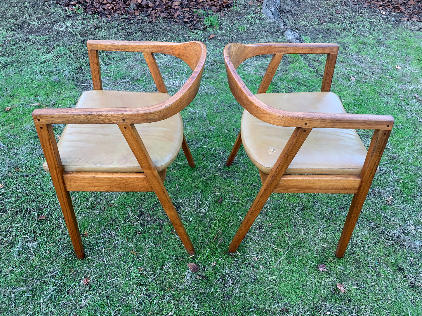 Mid-Century Modern Gunlocke Armchairs With Faux Leather Seat