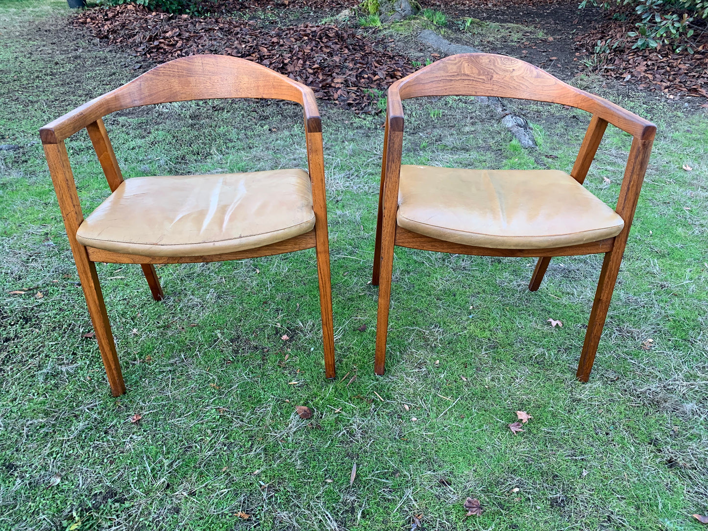 Mid-Century Modern Gunlocke Armchairs With Faux Leather Seat