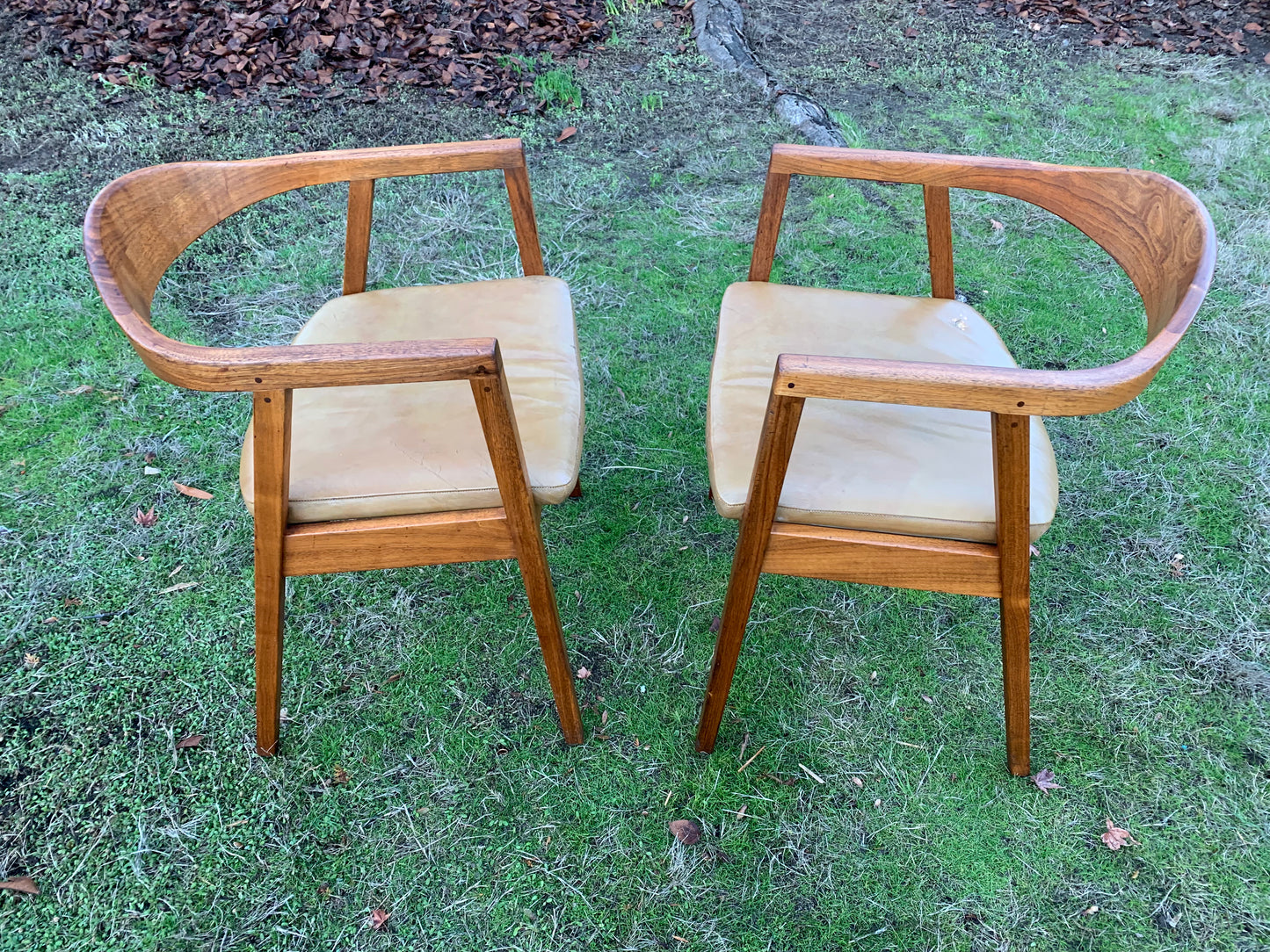 Mid-Century Modern Gunlocke Armchairs With Faux Leather Seat